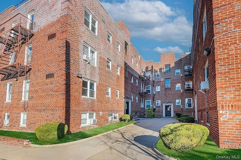 133-01 Booth Memorial Ave