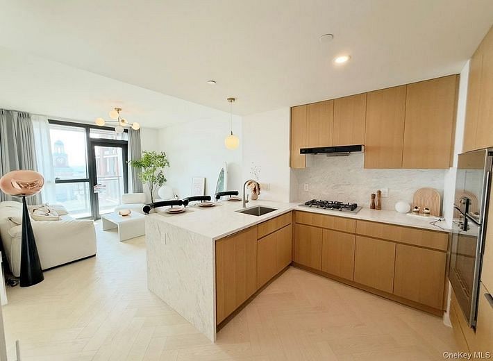 133-25 37 Avenue #PH-F