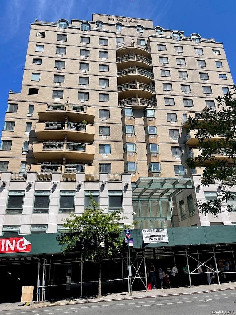 133-47 Sanford Avenue #11A