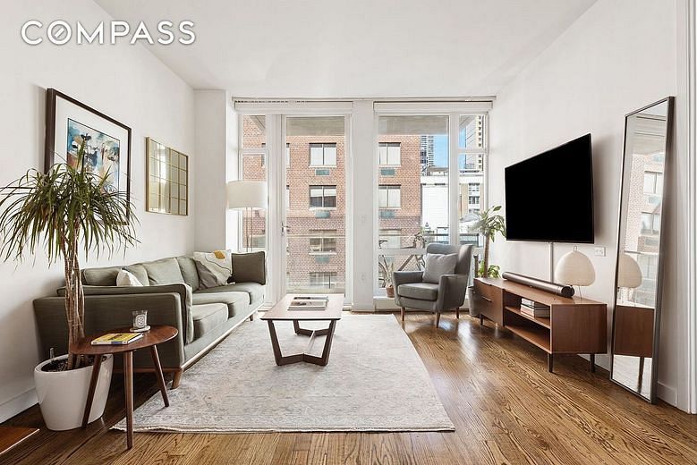 133 West 22nd Street #8G