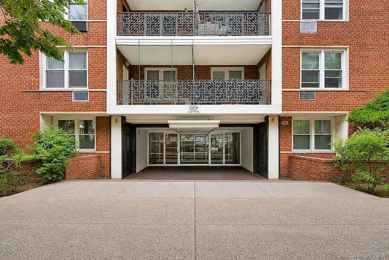 13317 Sanford Avenue #6L