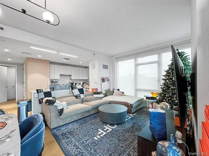 13327 39th Avenue #5Q