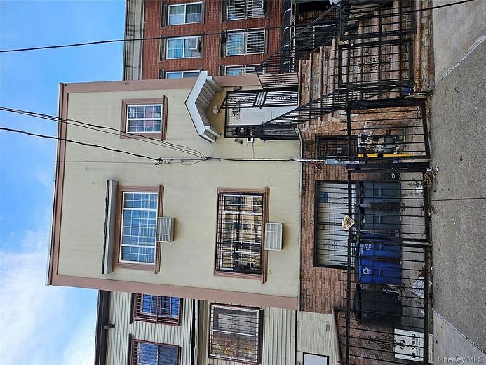 1333 Chisholm Street