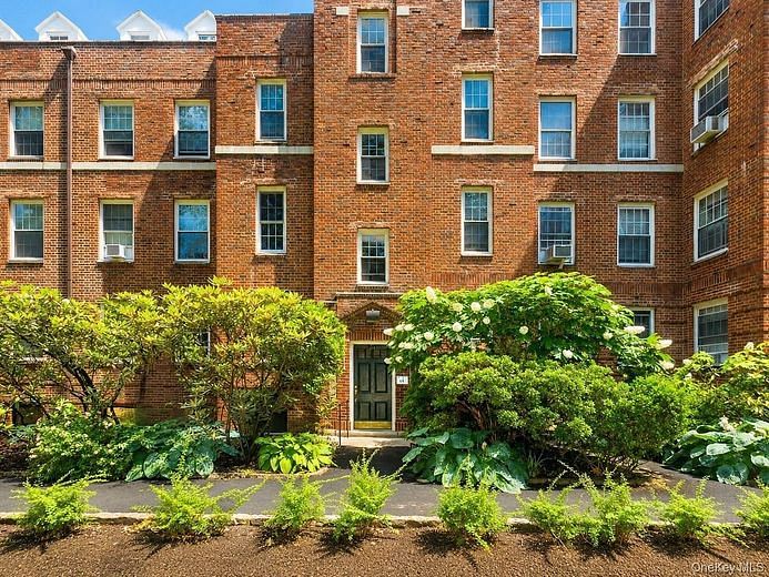 1344 Midland Avenue #3E