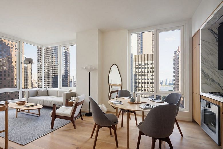 135 East 47th Street #20B