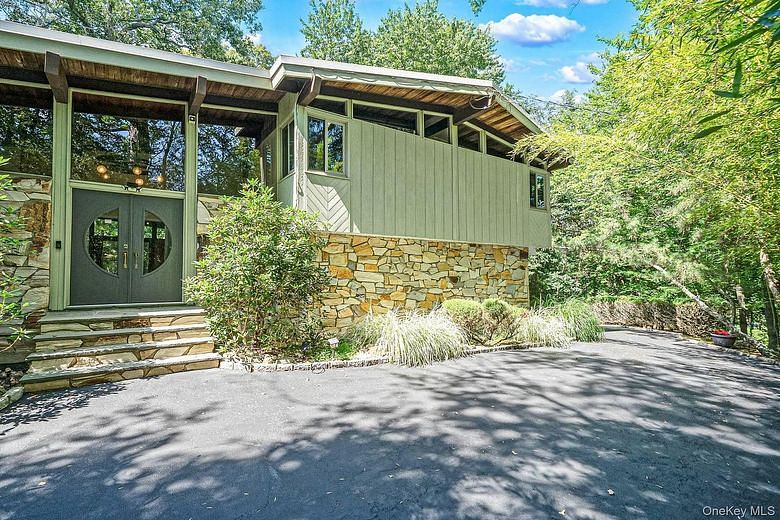 135 Oakside Drive