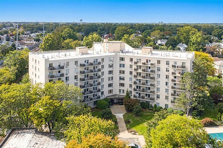 135 Post Avenue #2Q