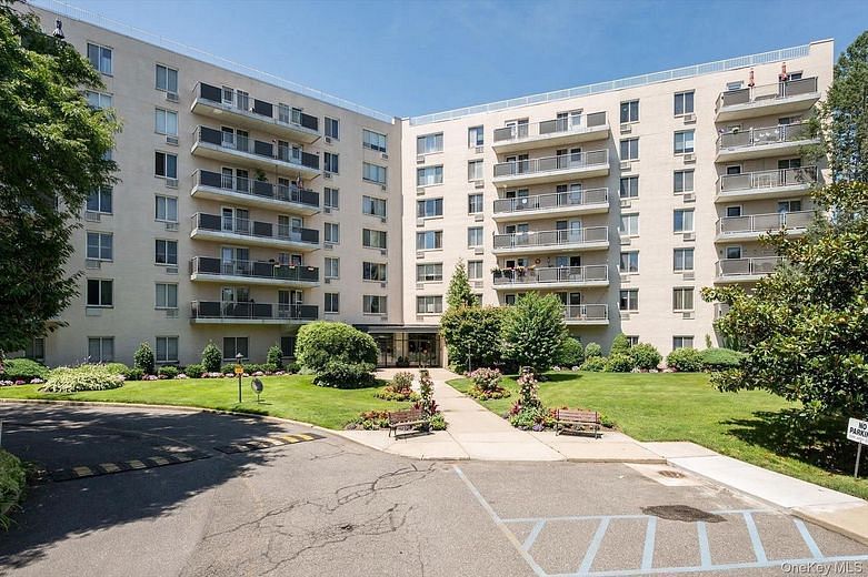135 Post Avenue #3R