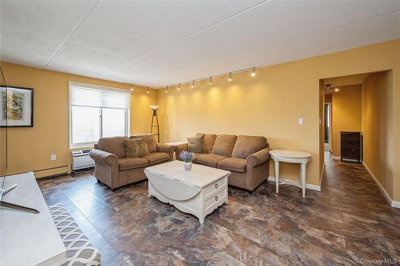 135 Post Avenue #4C