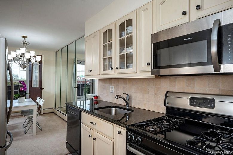 135 Post Avenue #5A