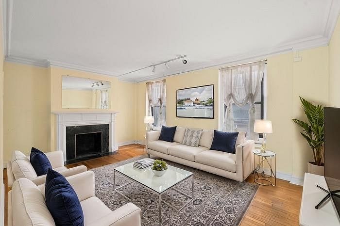 135 West 58th Street #1CC