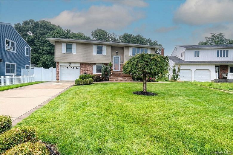 1352 Estelle Court