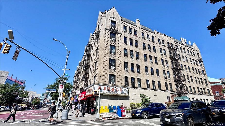 136-05 Sanford Ave. #4A