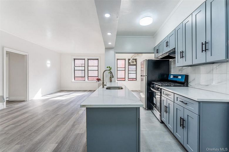 136-05 Sanford Avenue #6S