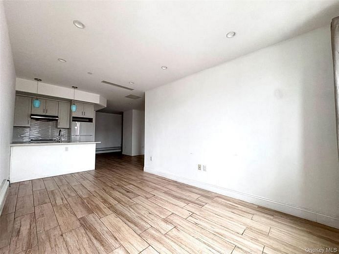 136-20 Booth Memorial Avenue #3A