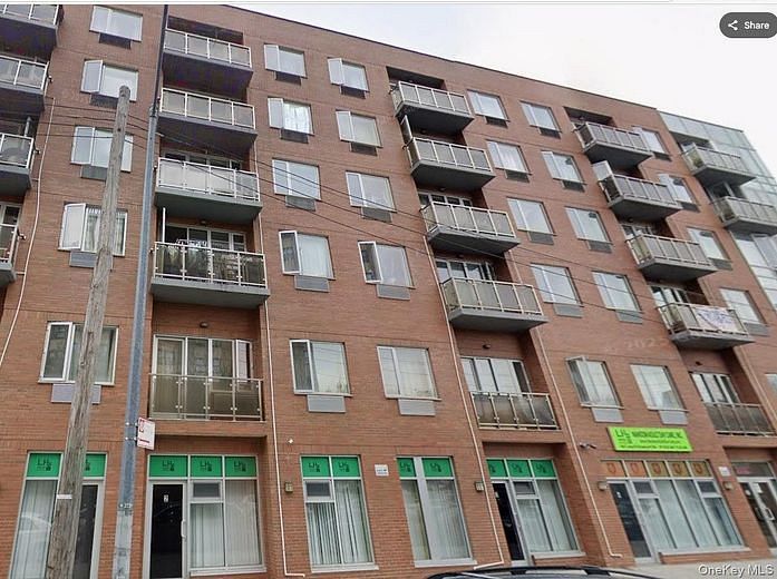 136-21 Latimer Place #4L