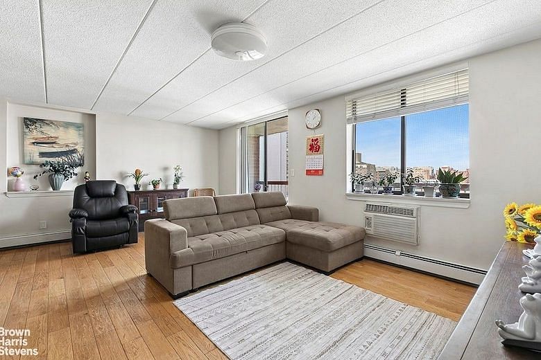 136-24 Maple Avenue #8C