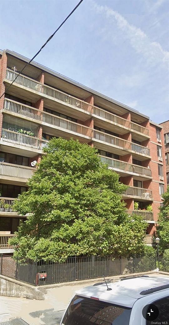 136-35 Maple Avenue #4E