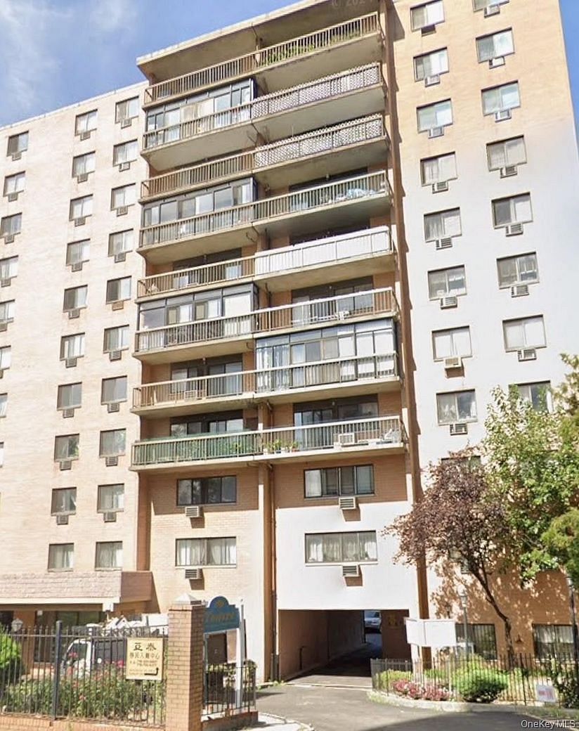 136-75 37 Avenue #10H