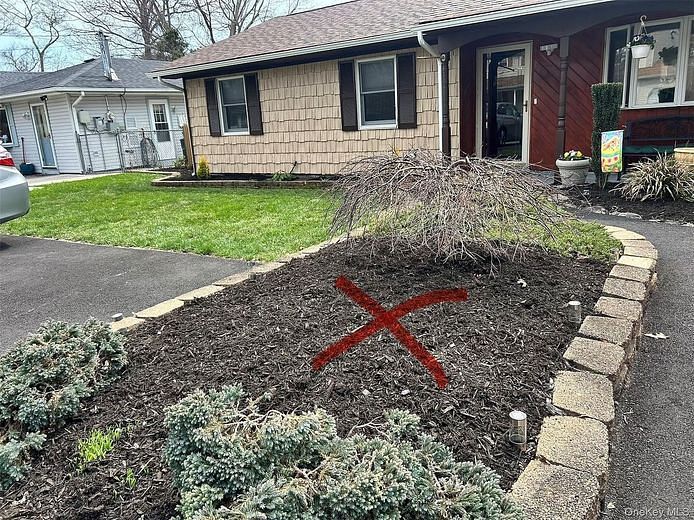 136 B Hampton Avenue