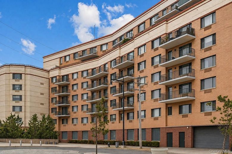 136 Beach 117th Street #2H