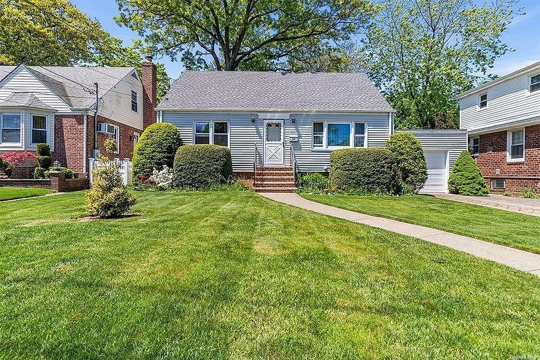 Image 1 of 27 for 136 Boden Avenue in Long Island, Valley Stream, NY, 11580