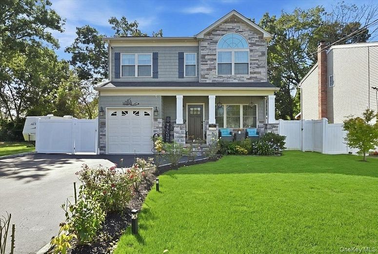 136 Oak Street