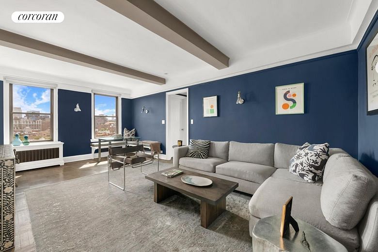 136 Waverly Place #14E