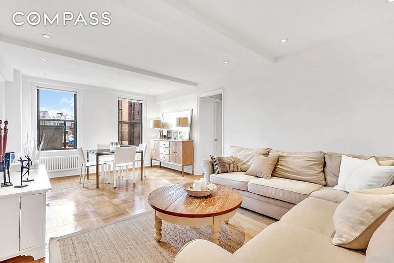 136 Waverly Place #6E