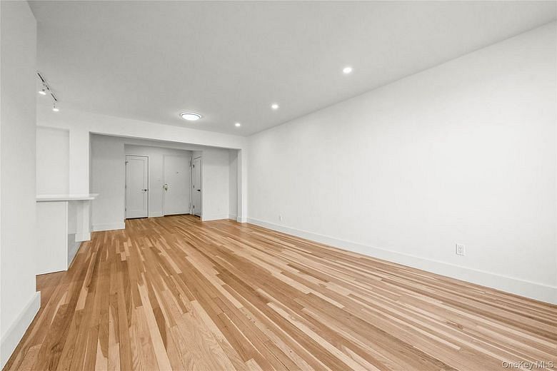 13618 Maple Avenue #5F