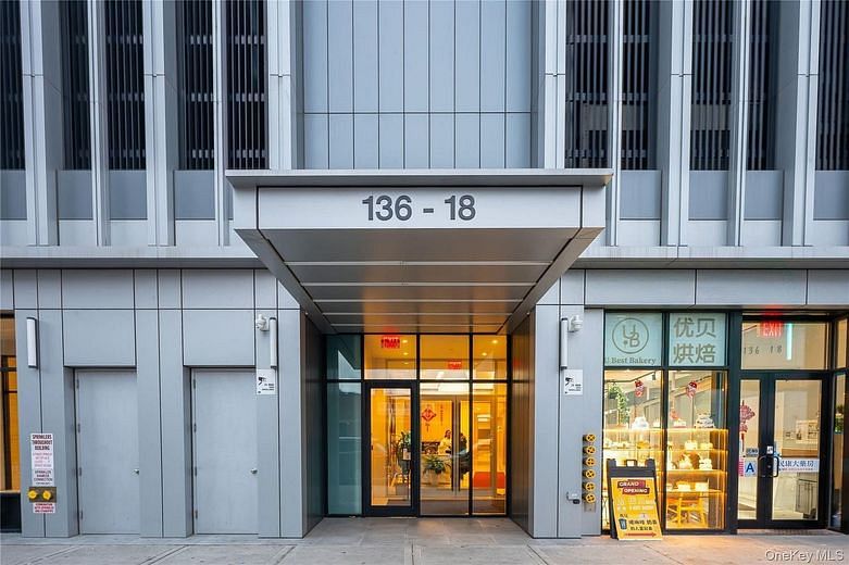 13618 Maple Avenue #5G