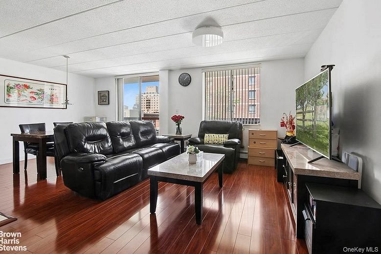 13624 Maple Ave #3D