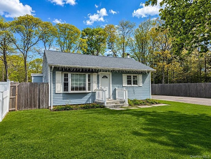 137 Baybright Drive E