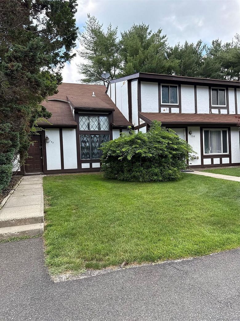 137 Fieldstone Court