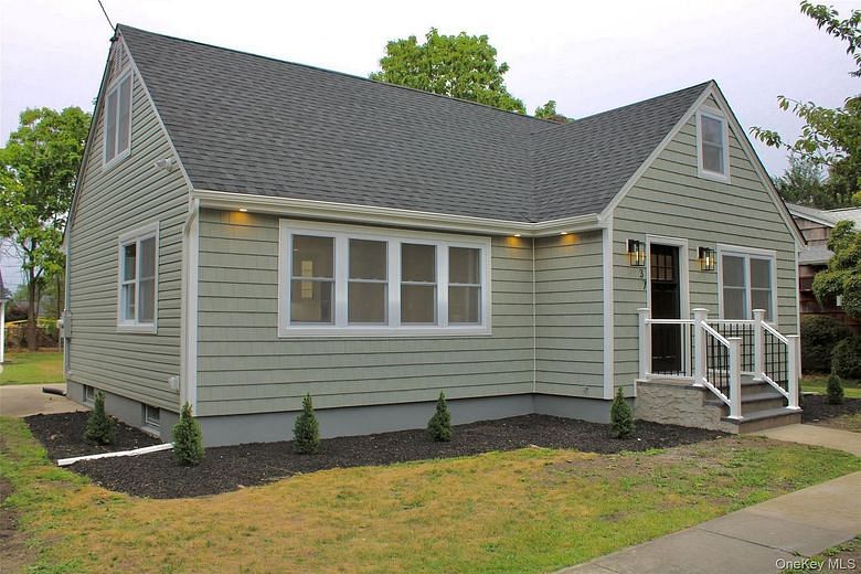 137 Merritts Pond Road