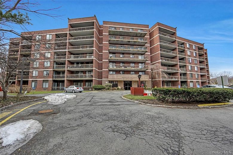 1374 Midland Avenue #PH3