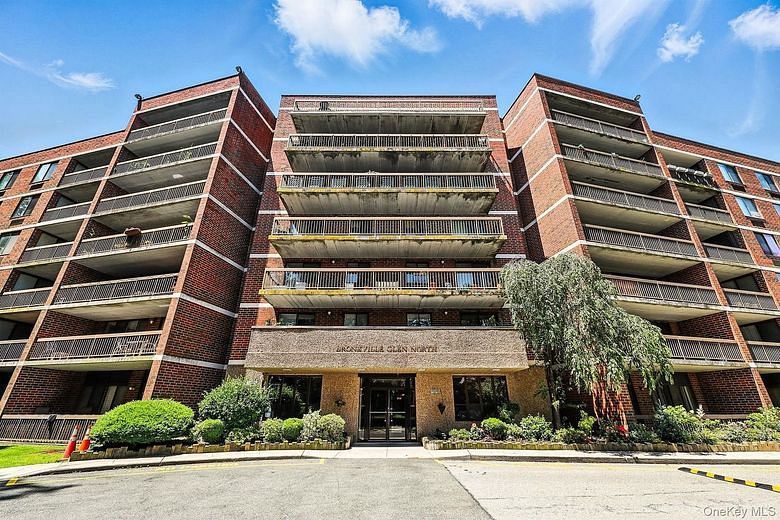 1374 Midland Avenue #PH9