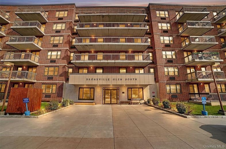 1376 Midland Avenue #810