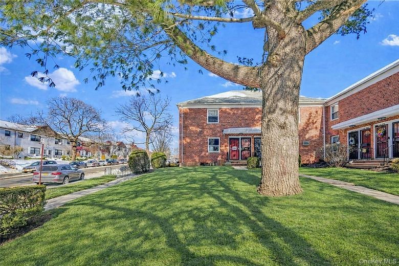 138-01 Jewel Avenue #1A