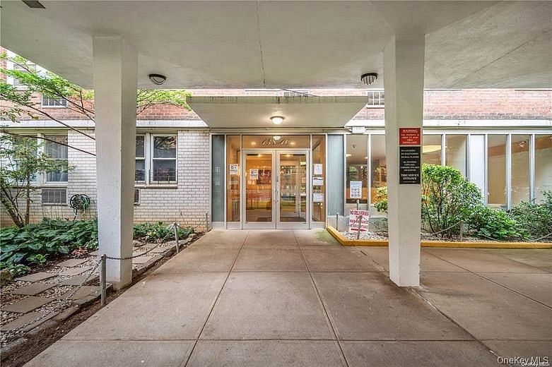 138-10 Franklin Avenue #2L