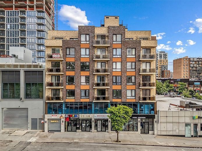 138-12 Northern Boulevard