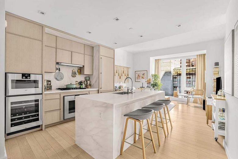 138 East 50th Street #17B