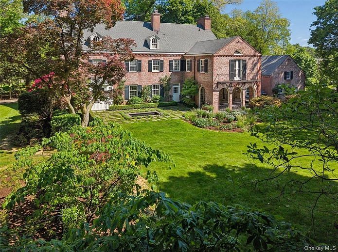 1384 Park Lane