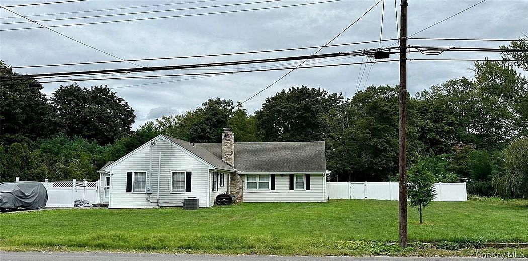 1385 Gardiner Drive