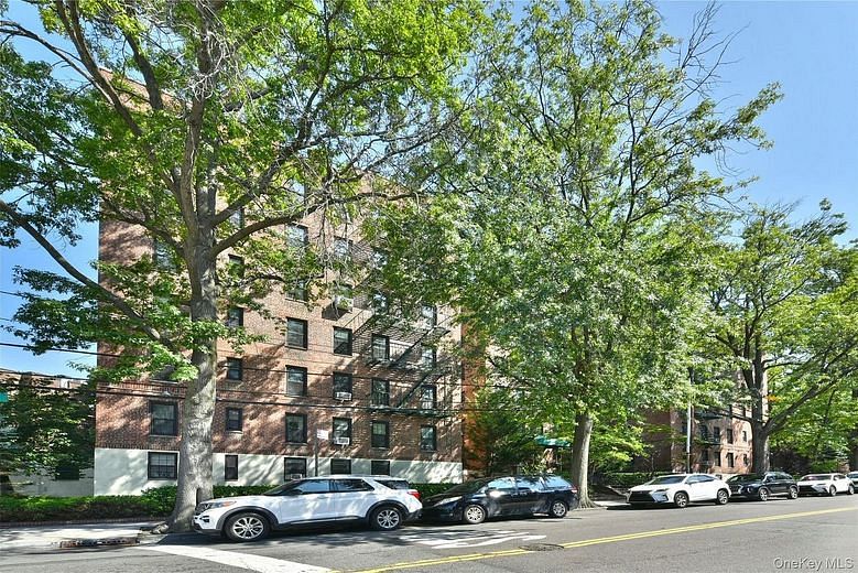 139-09 84 Avenue #307