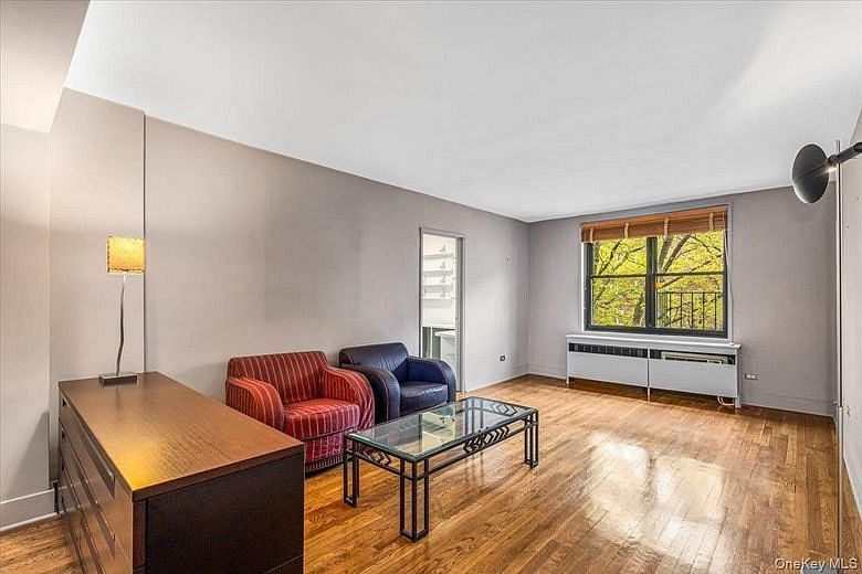 139-15 83 Avenue #520