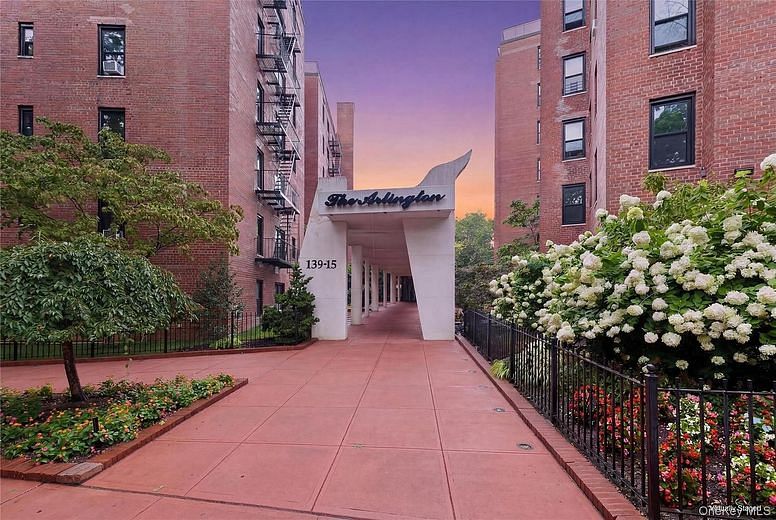 139-15 83 Avenue #629