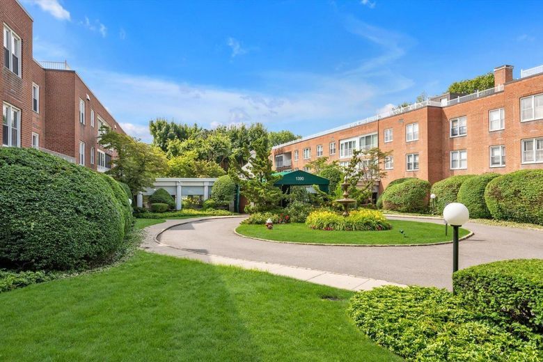 1390 Broadway Ave #107