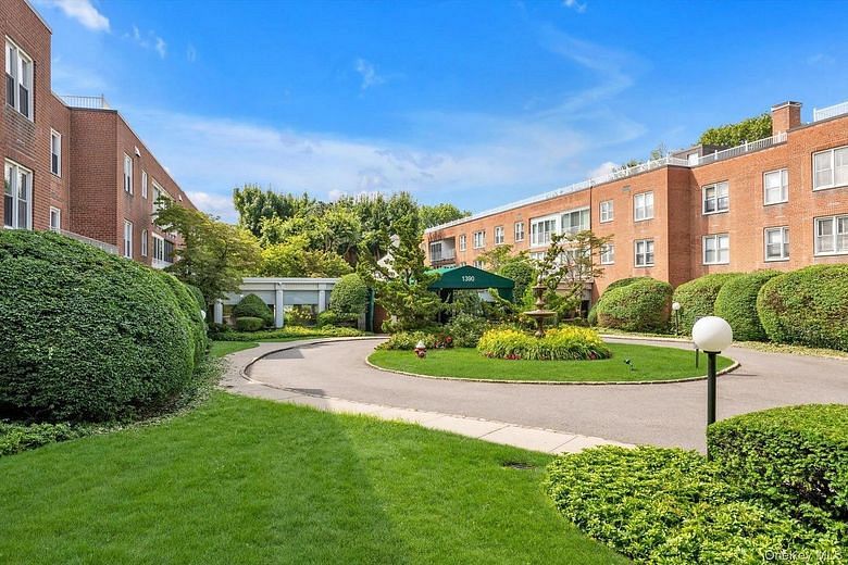 1390 Broadway Ave #107