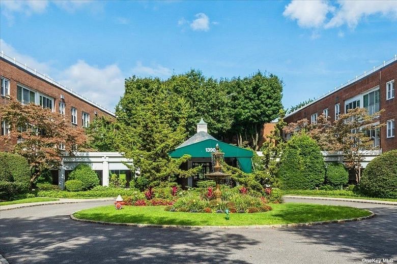 1390 Broadway Ave #116